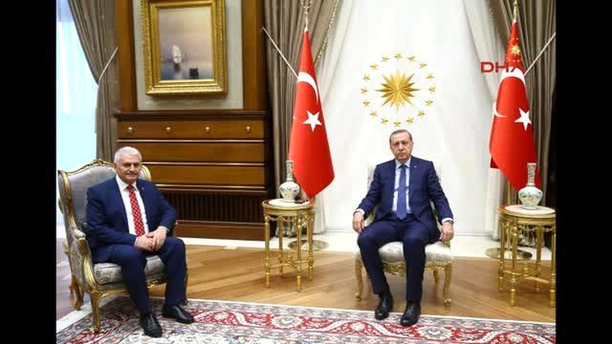 Binali Yıldırım Hükümeti Kurma Görevini Almak Üzere Beştepe\'de