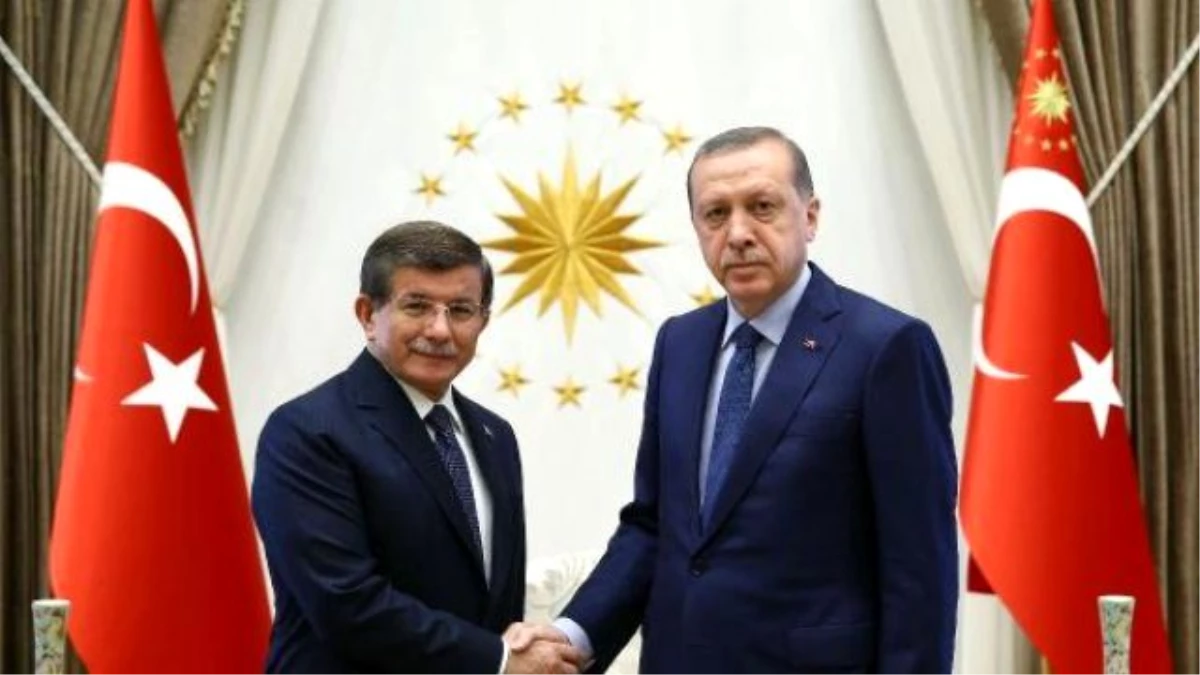 Davutoğlu, Cumhurbaşkanı\'na İstifasını Sundu