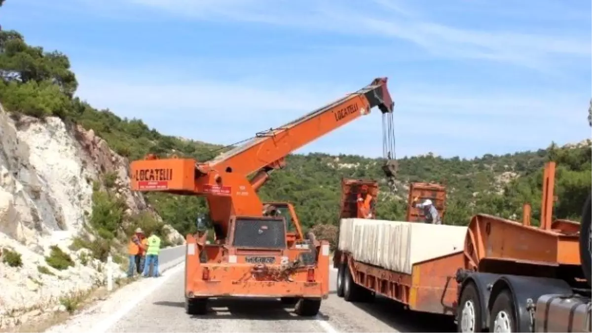 Foça Karayolu Güvenli Hale Getirildi