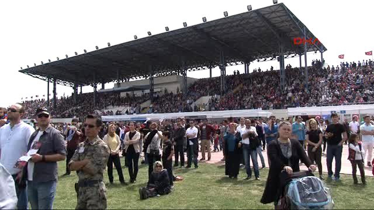 İzmir Türk Yıldızları ve Solo Türk Nefesleri Kesti