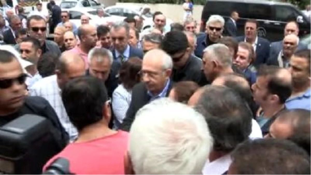 Kılıçdaroğlu, Antalya\'da Kuzeninin Cenaze Törenine Katıldı