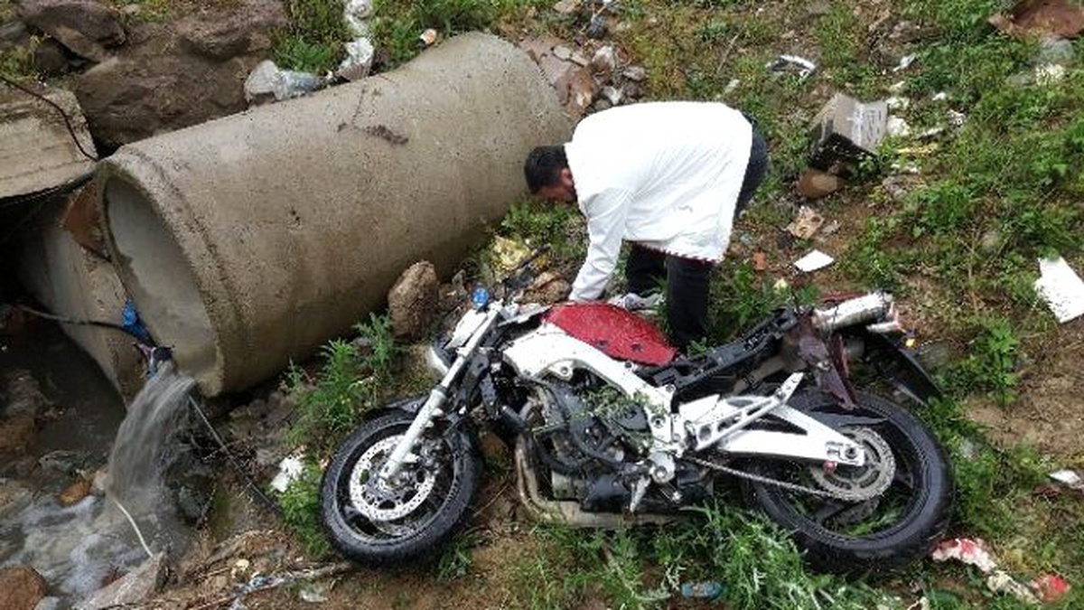 Motosiklet Çukura Yuvarlandı: 1 Yaralı