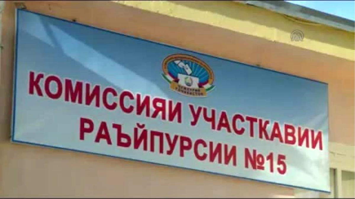 Tacikistan\'da Anayasa Değişikliğinin Oylandığı Referandum Yapılıyor