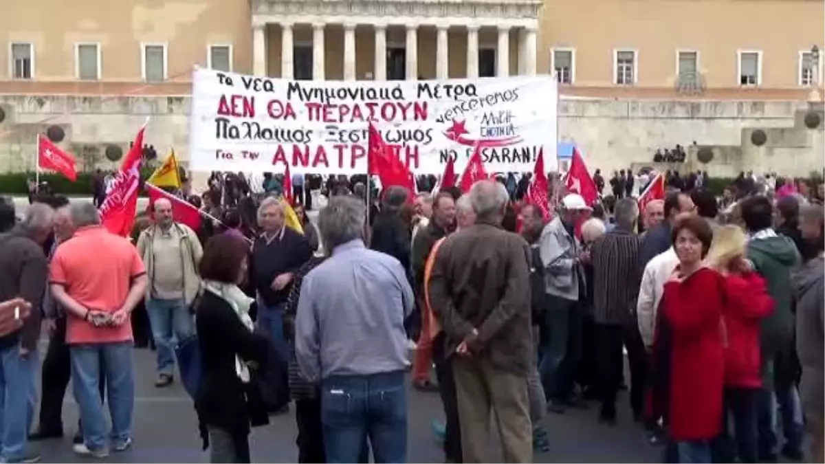 Yunanistan\'da Vergi Artışlarına Protesto