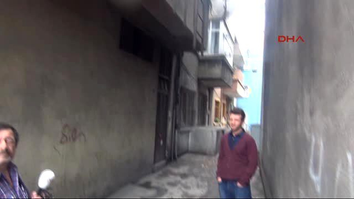 Zonguldak Balkondan Eve Girip Anahtarlarını Aldıkları Ticari Taksiyi Çaldılar