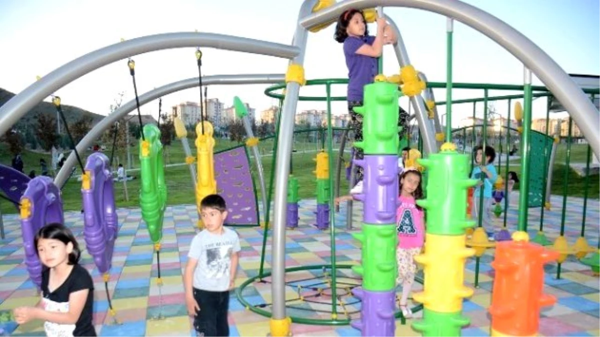 Aksaray Belediyesi Oyun Parklarını Modernize Ediyor