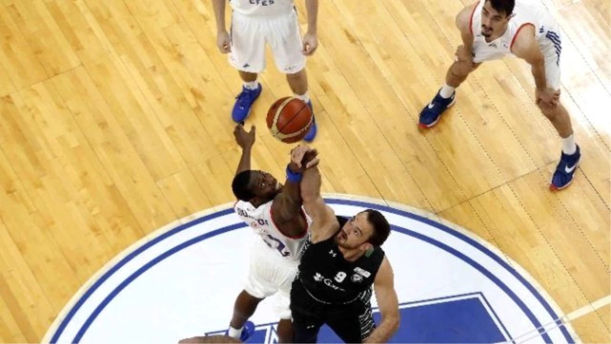 Anadolu Efes - Darüşşafaka Doğuş Serisinin Biletleri Satışta