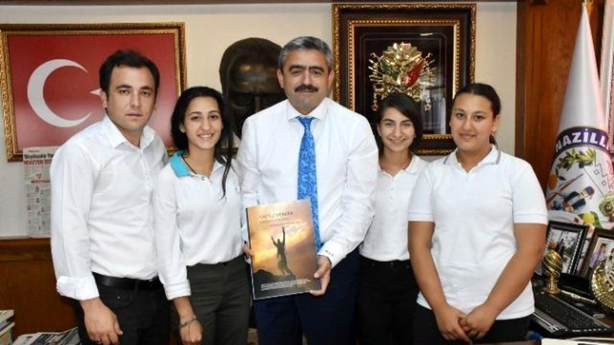 Ege\'nin Parlayan Yıldızı Dergisini Hazırladılar