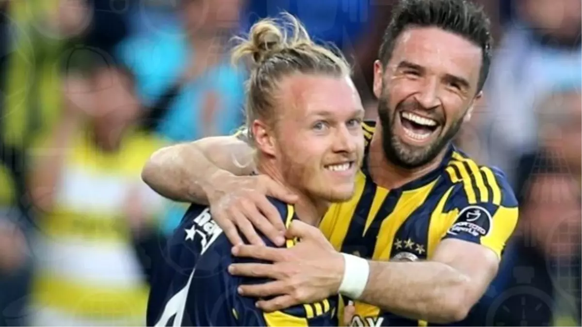 Fenerbahçe, Simon Kjaer İçin Teklif Bekliyor