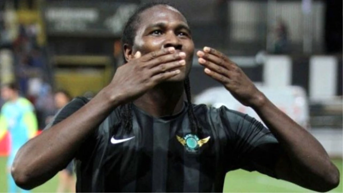 Galatasaray, Akhisar'dan Rodallega'yı Resmen İstedi