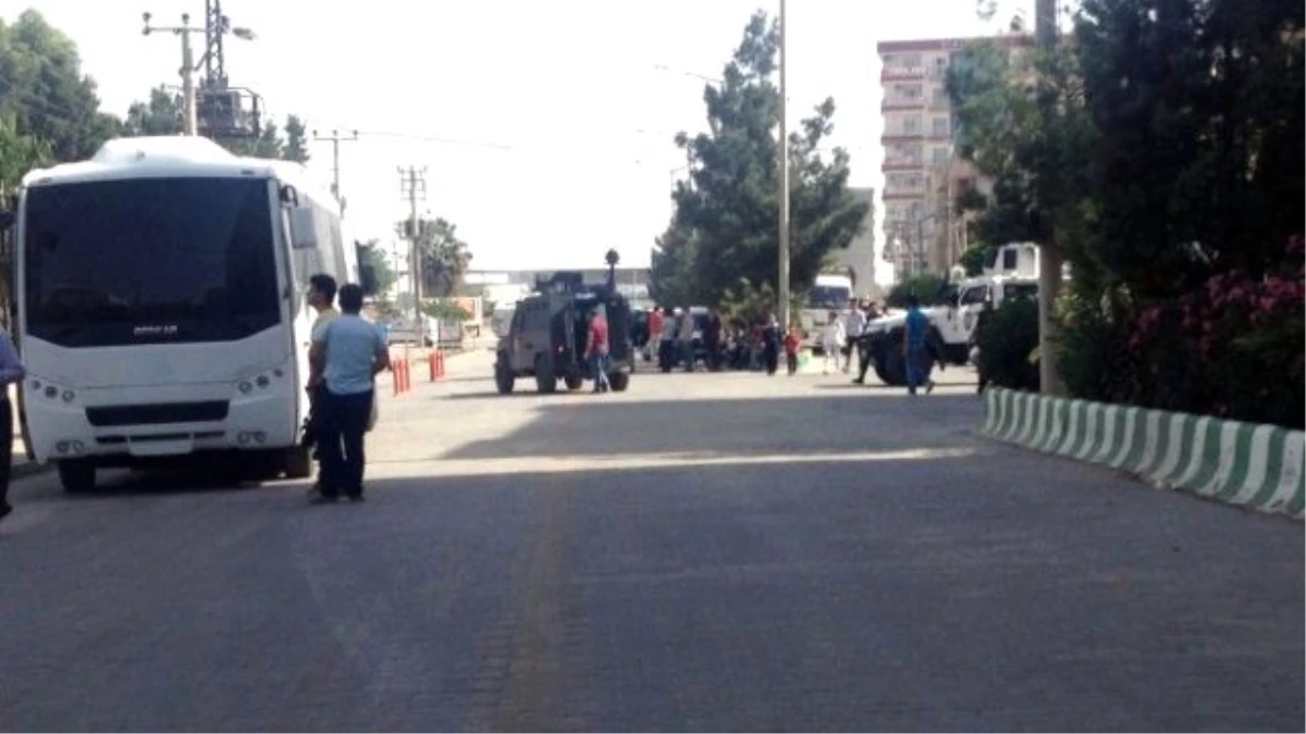 Mardin\'deki HDP Mitinginde Olaylar Çıktı! Demirtaş ve Yüksekdağ Mahsur Kaldı