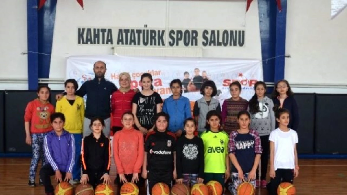 Kahta\'da, "Yaz Spor Okulu" Açıldı