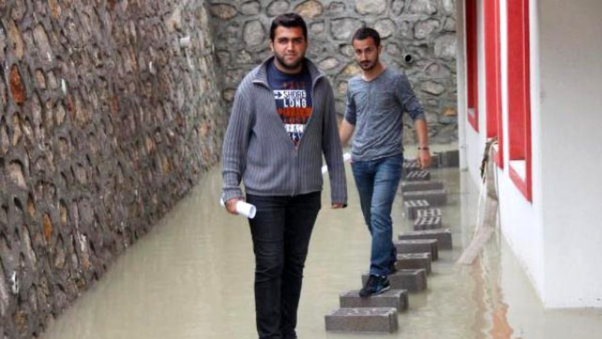 Karabük\'te Yağmur Nedeniyle Evleri Su Bastı