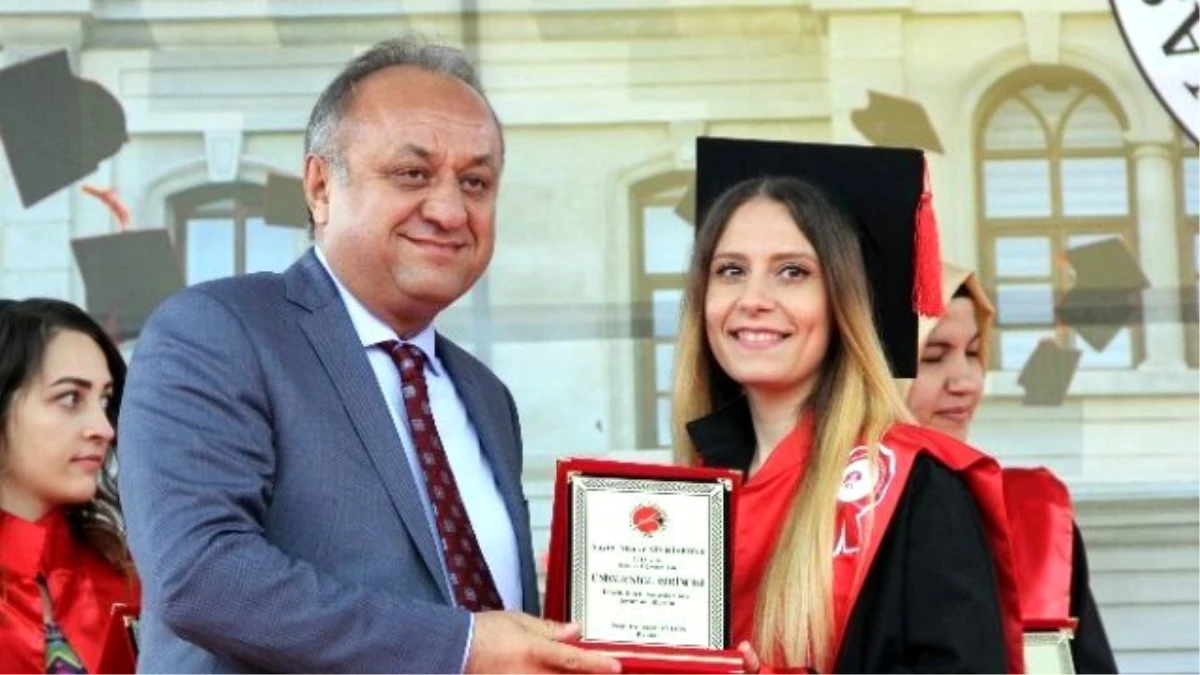 Kastamonu Üniversitesi\'nden 8 Bin 955 Öğrenci Mezun Oldu