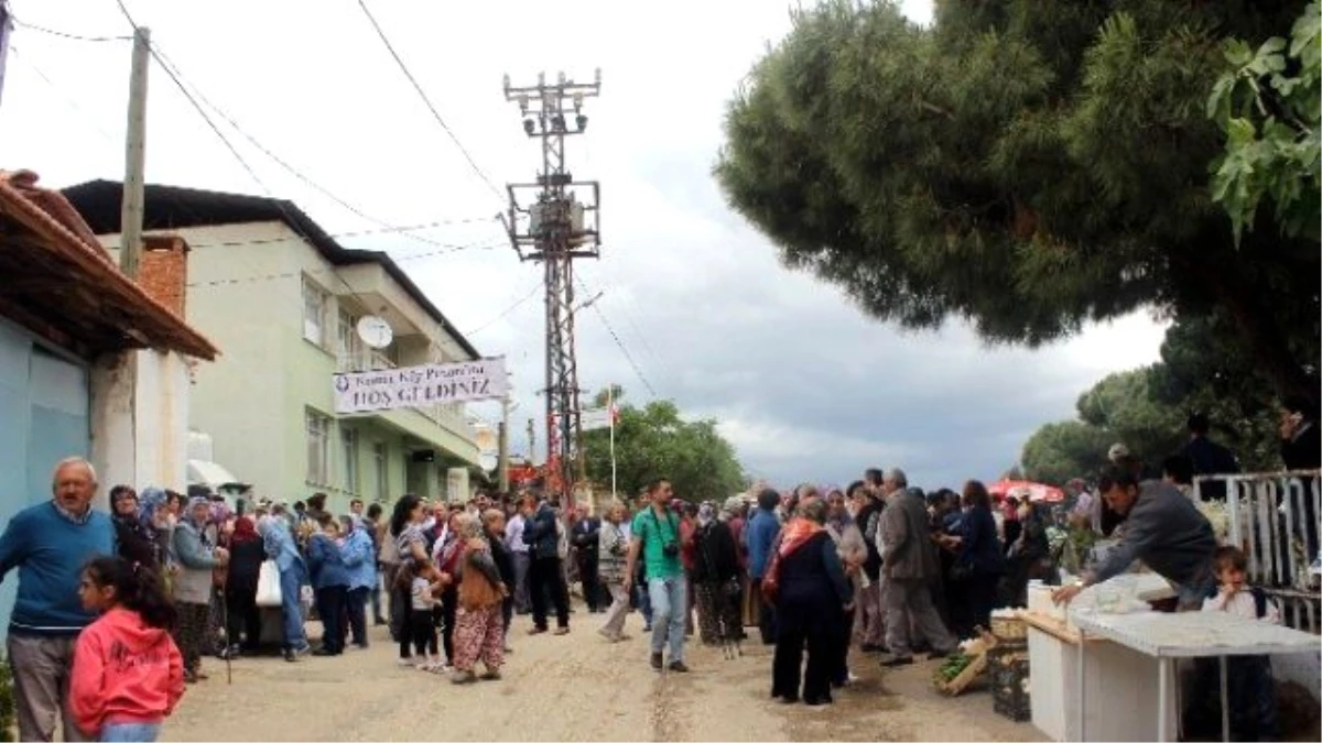 Manisa\'nın İlk Köy Pazarı Salihli\'de Açıldı