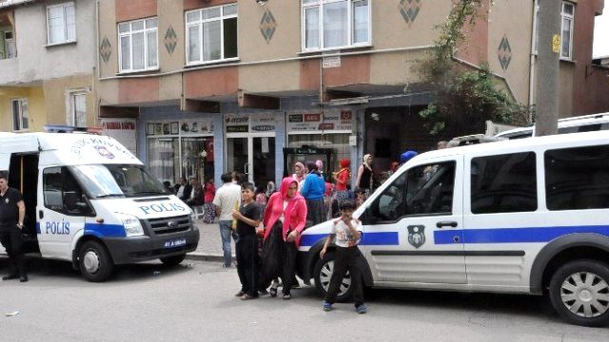 Herkesin Birbirine Girdiği Mahallede Gerginlik Sürüyor