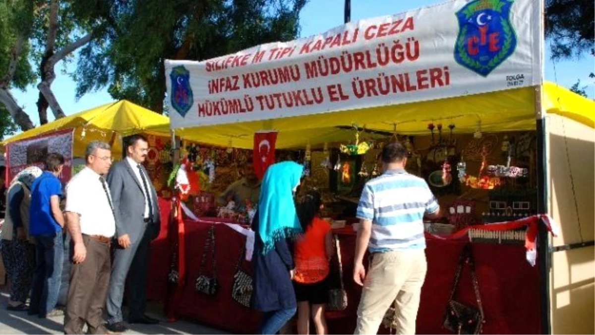 Silifke\'de Hükümlü ve Tutukluların El Emekleri Sergilendi