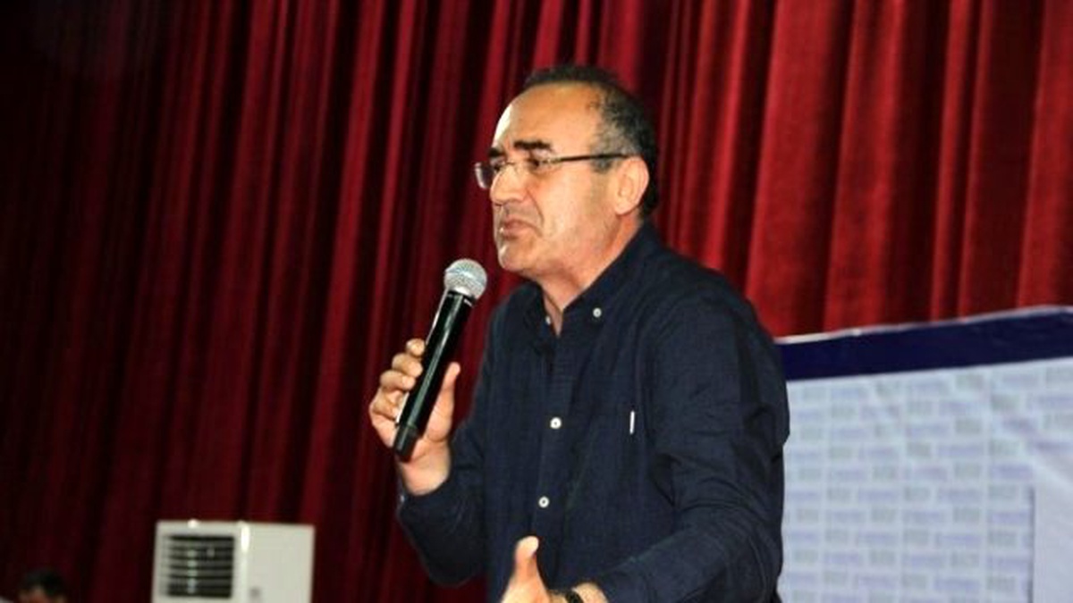 Sunay Akın "Türkiye Yarı Aydın Cennetidir"