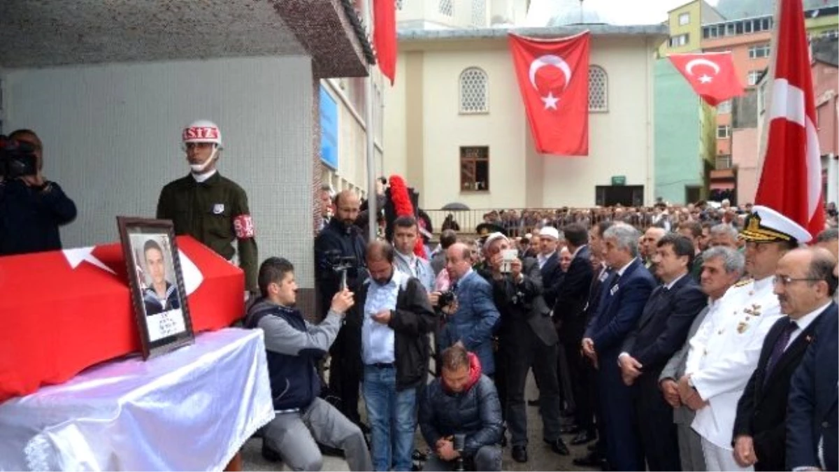 Trabzonlu Deniz Er Şehit Alper Al\'a Son Görev