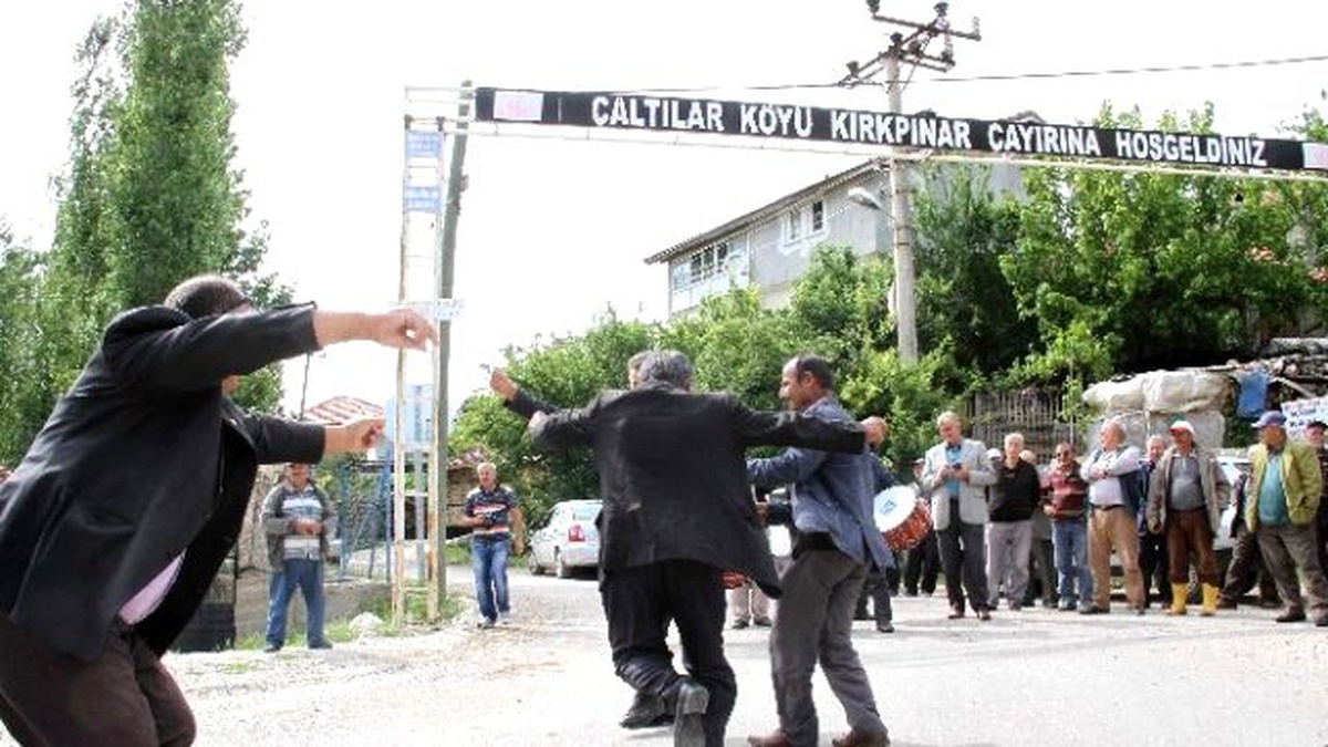 Bakan Kaya İçin Memleketi Muğla\'da Davul Zurnalı Kutlama