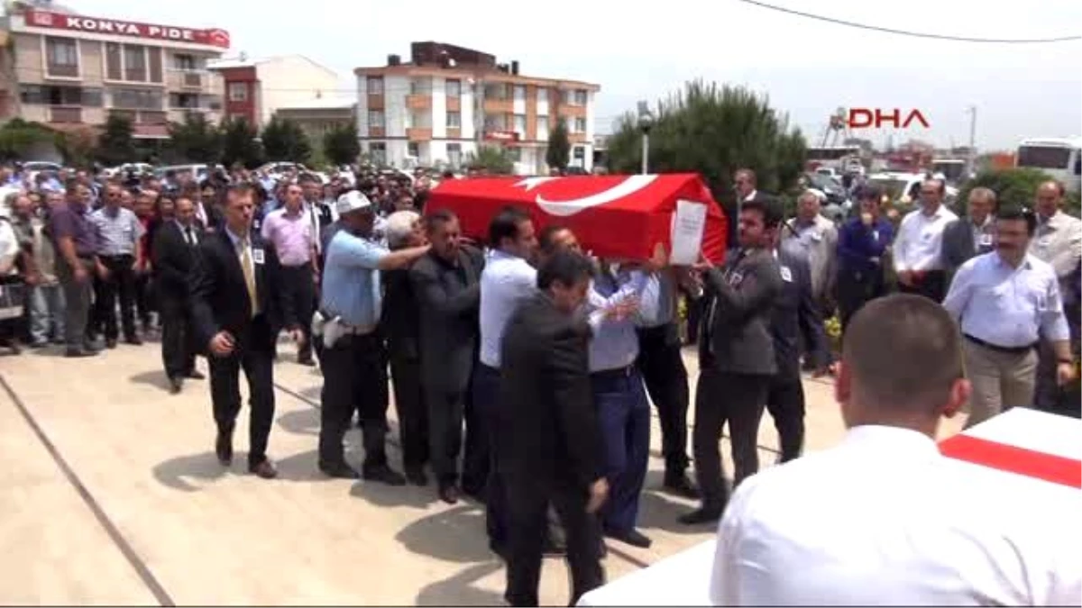Bandırma Halı Sahada Top Oynarken Ölen Genç Savcı Yozgat\'ta Toprağa Verilecek