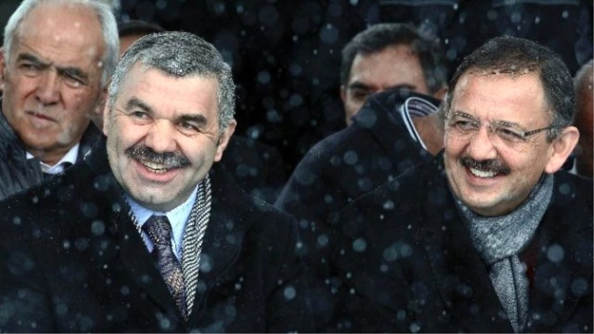 Başkan Çelik Mehmet Özhaseki\'yi Kutladı