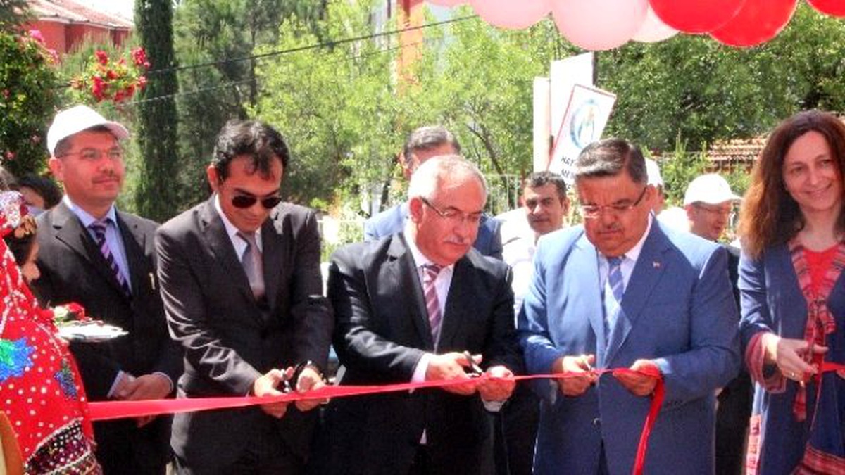 Bilecik\'te 4006 Tubitak Bilim Fuarı Açıldı