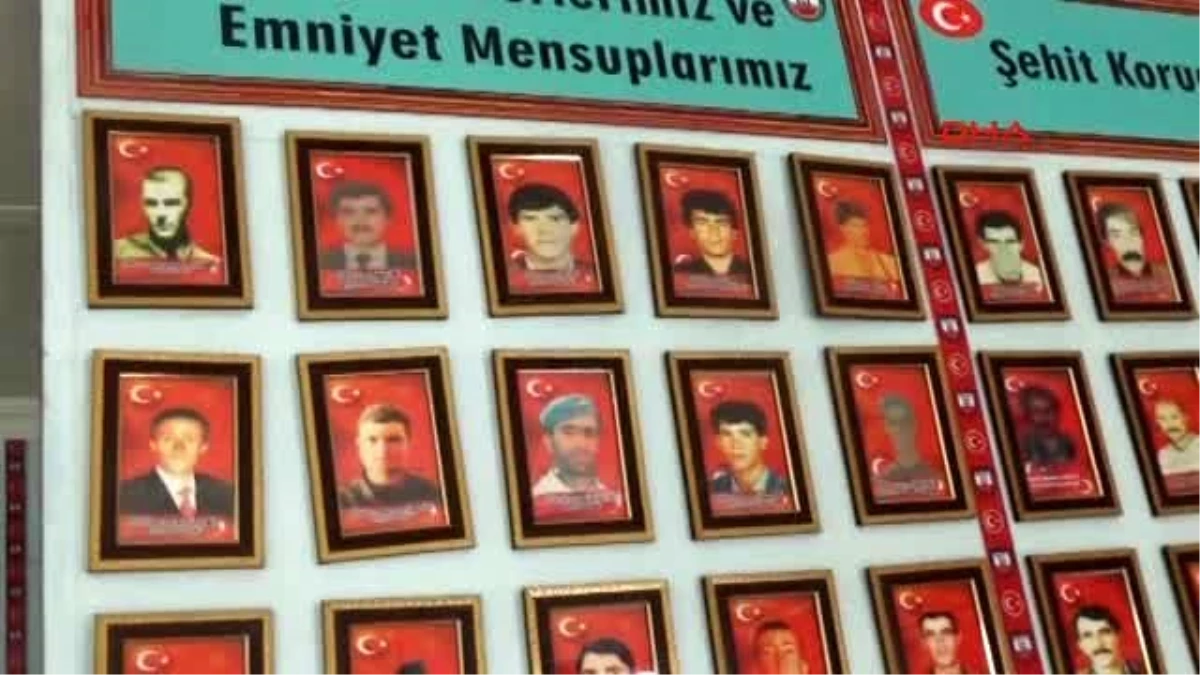 Bingöl\'de PKK\'nın Şehit Ettiği 33 Erin Anması Komutanlıkta Yapıldı