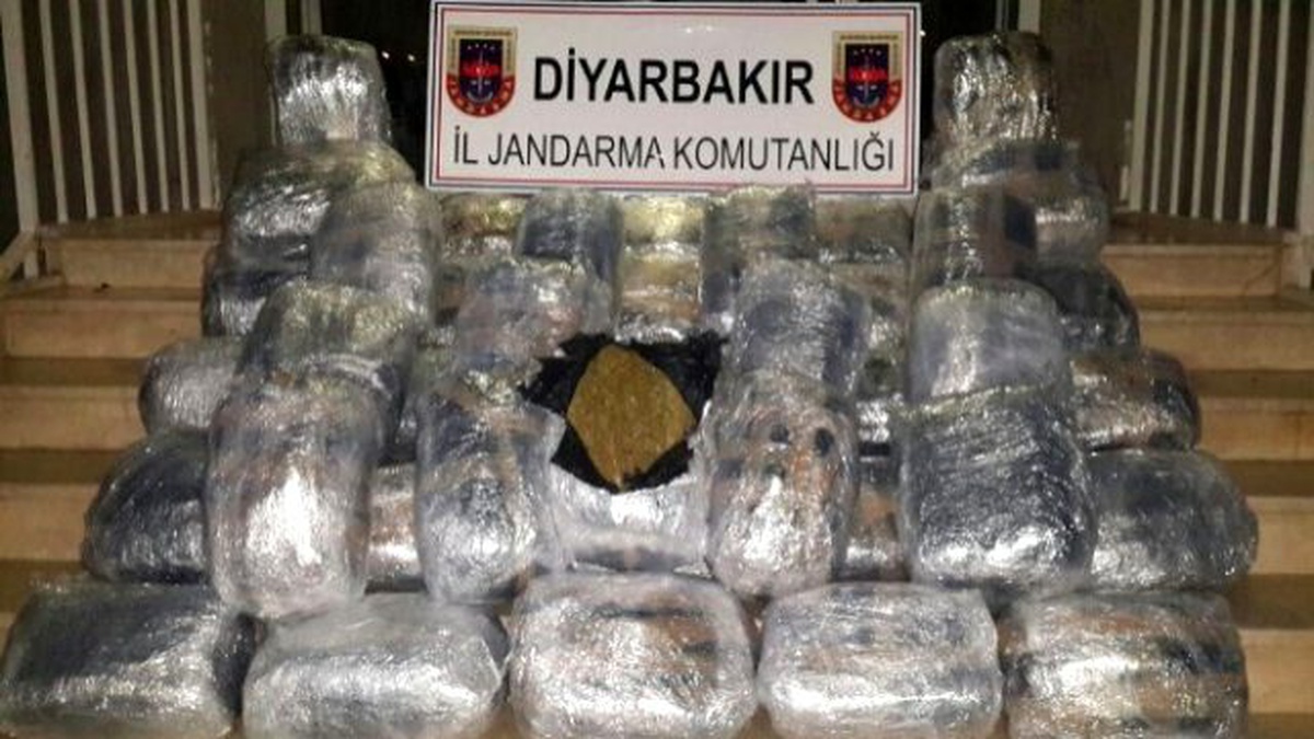 Diyarbakır\'da 175 Kilo Esrar Ele Geçirildi