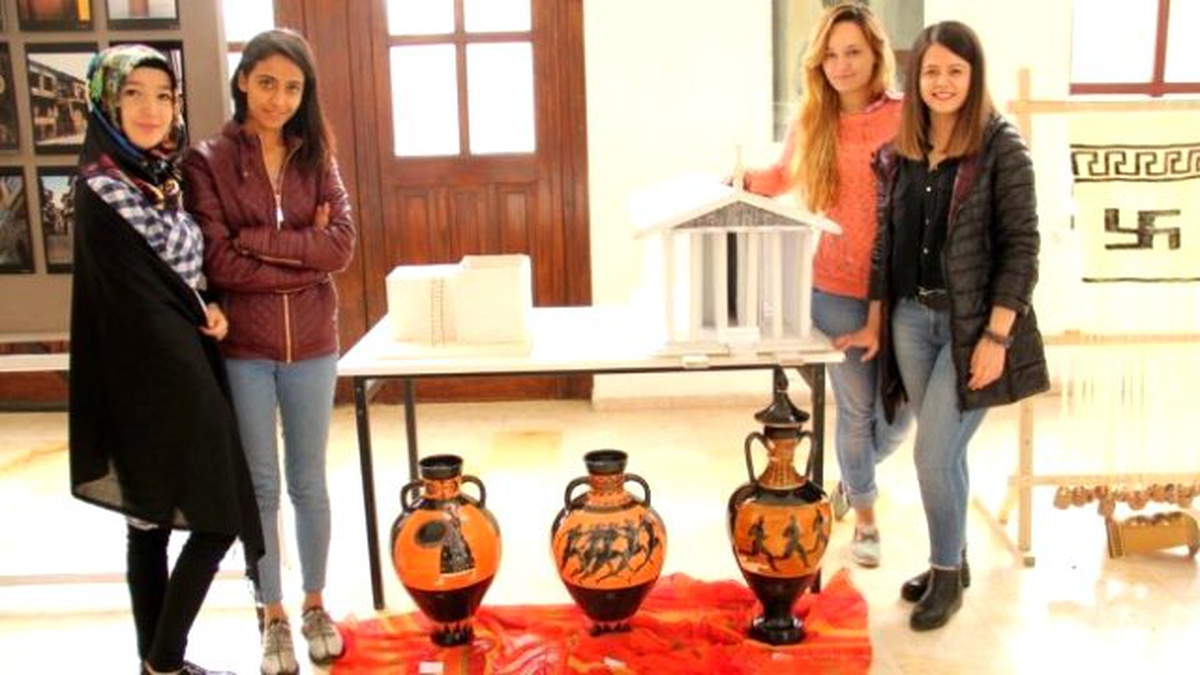 Dpü\'de Fotoğraf ve Proje Bitirme Sergisi