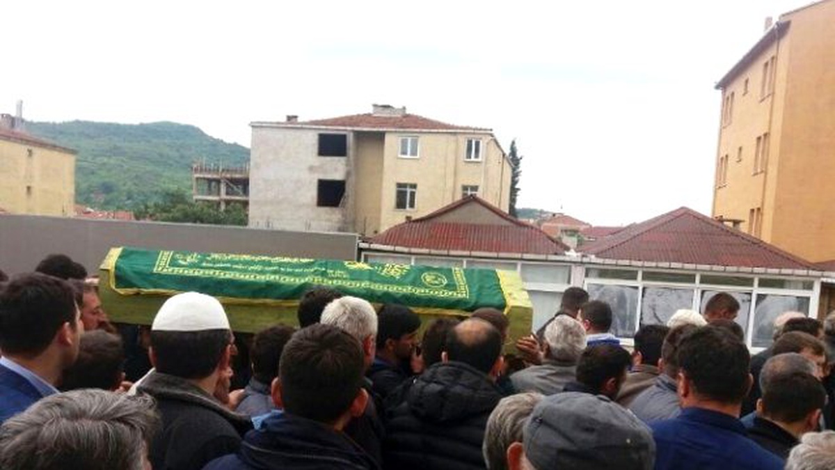 Düğünde Bıçaklanarak Ölen Genç Toprağa Verildi