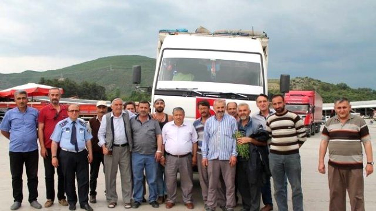 Hal Esnafından Güvenlik Güçlerine Bir Kamyon Dolusu Meyve