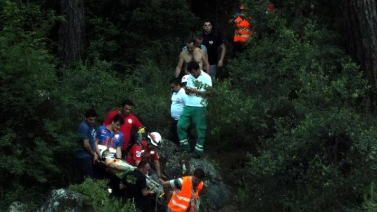 Marmaris\'te Dağda Düşerek Yaralanan Muhasebeci Kurtarıldı