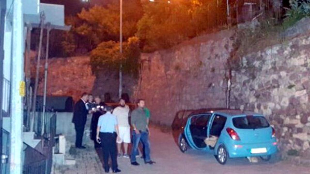 Otomobil İçerisinde Battaniyeye Sarılı Ceset Bulundu