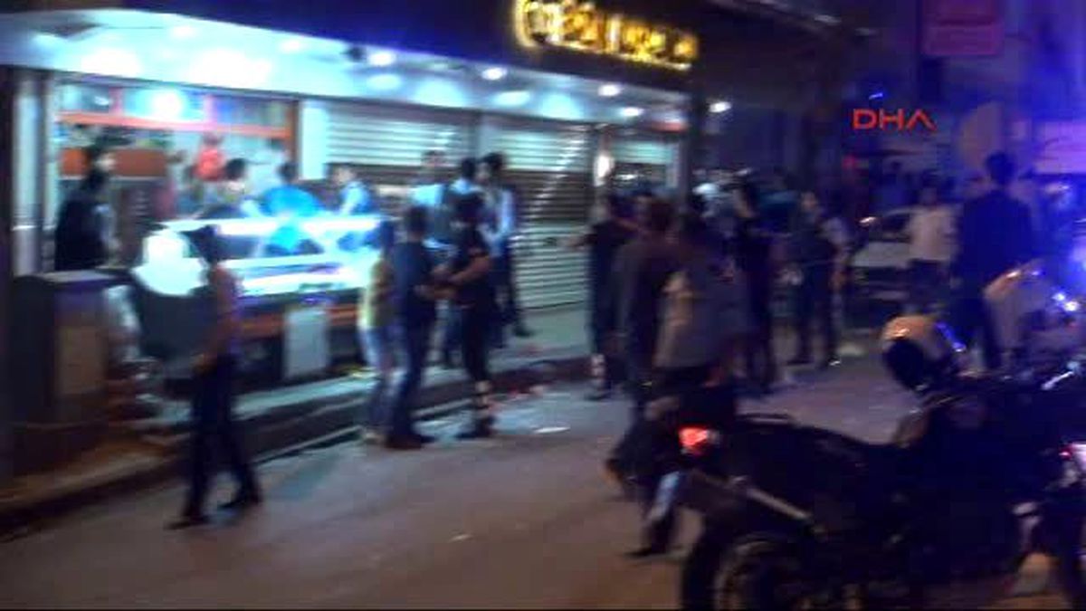 Şanlıurfa?da Çay Bardağı Kavgası: 4 Yaralı, 4 Gözaltı