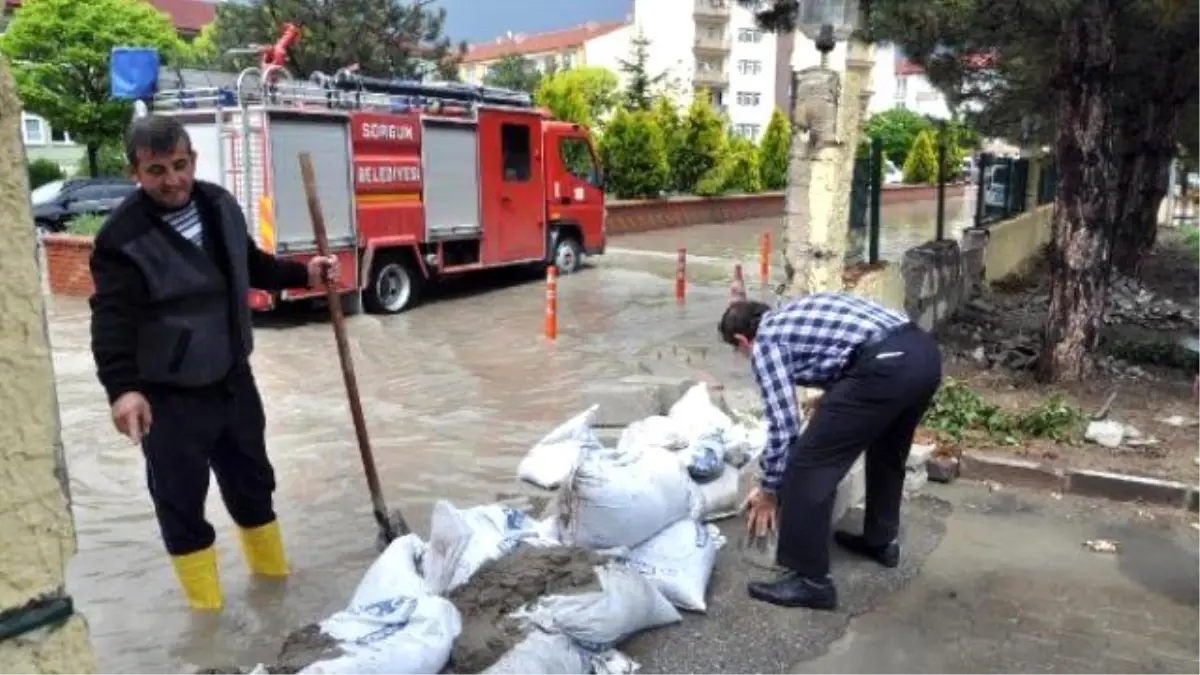 Sorgun\'da Şiddetli Yağış Hayatı Olumsuz Etkiledi