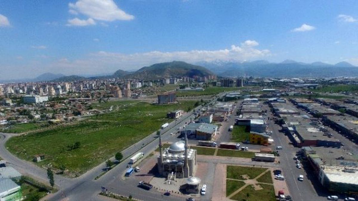 Büyükşehir Belediyesi Araç Sayımını Drone Aracılığıyla Tespit Ediyor