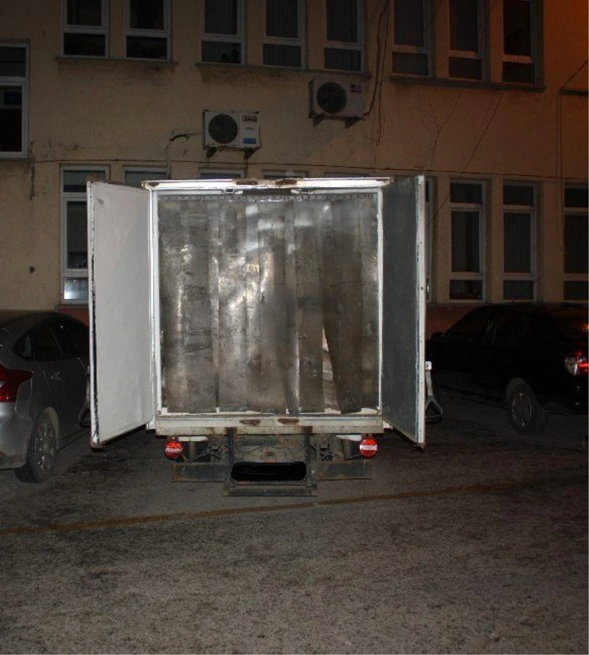 Edirne\'de 2 Ton 700 Kilogram Kaçak Et Ele Geçirildi