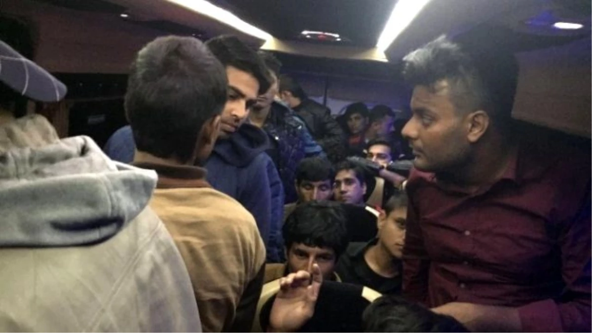 Edirne\'de Pakistan Uyruklu 32 Kaçak Göçmen Yakalandı