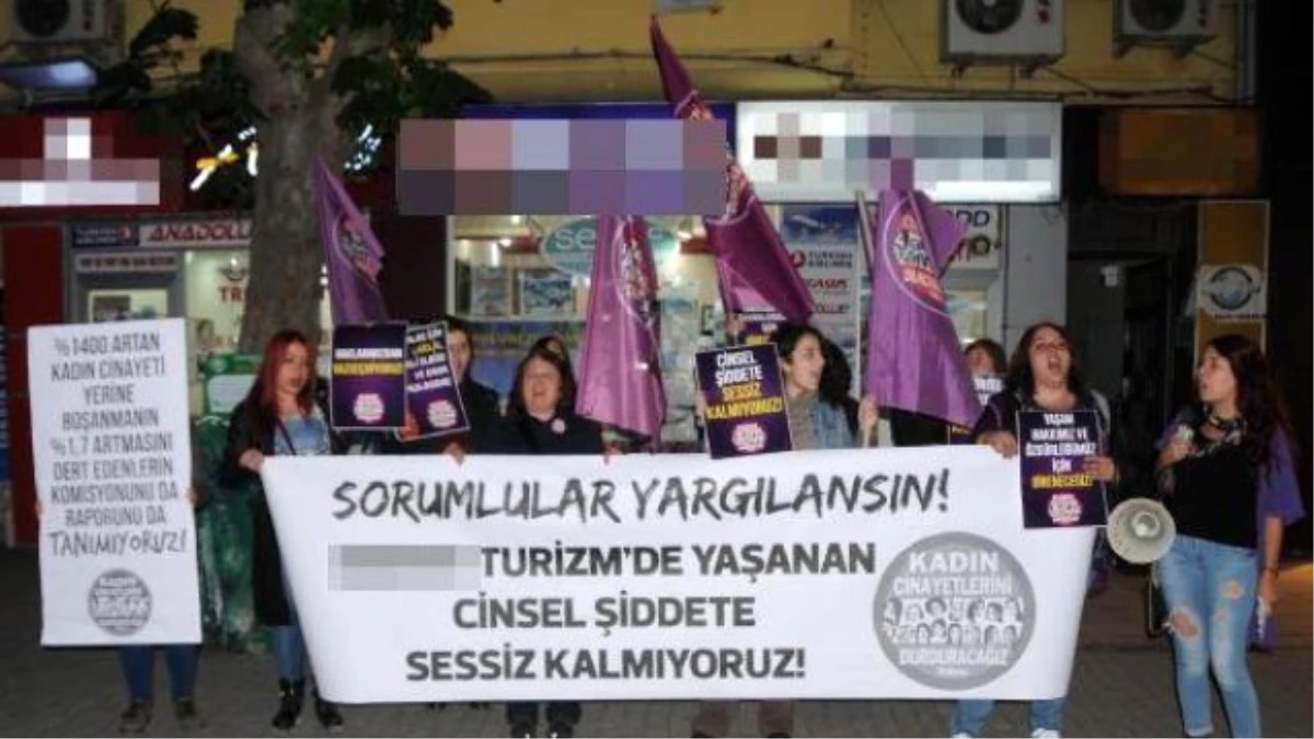 Eskişehir\'de Kadınlar Metro Turizm Önünde Cinsel Tacizi Protesto Etti