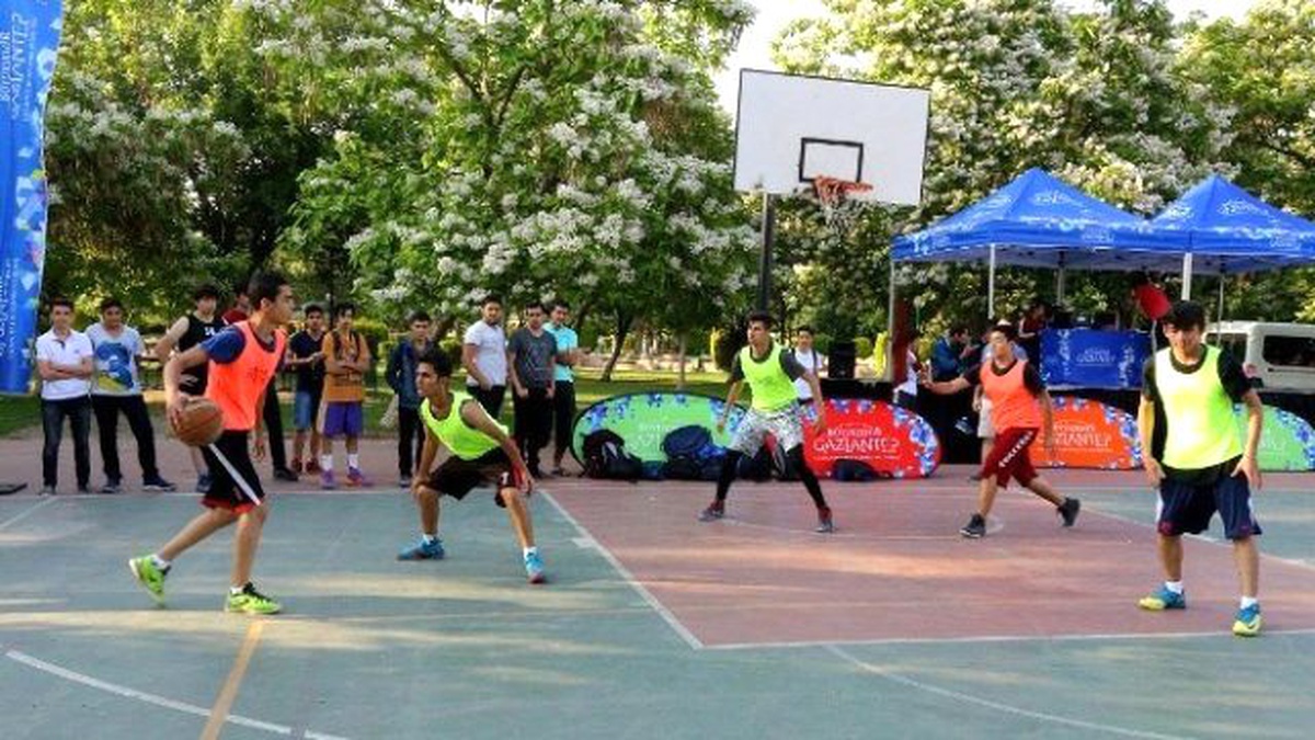 Gaziantep\'teki 12. Sokak Basketboluna Rekor Katılım