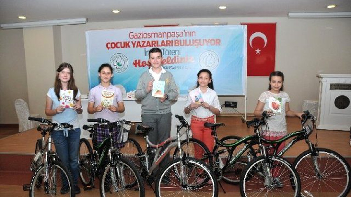 Geleceğin Yazarları Eserlerini İmzaladı