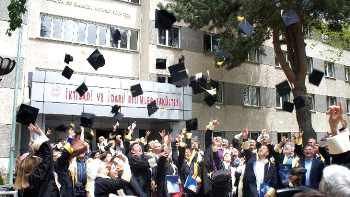 İktisadi ve İdari Bilimler Fakültesi 1986 Yılı Mezunlar Buluşması