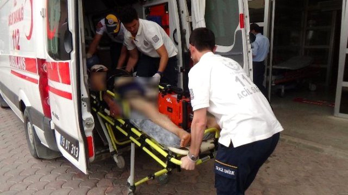 Işid, Azez\'de Bombalı Araçla İntihar Saldırısı Düzenledi: 5 Ölü, 3 Yaralı