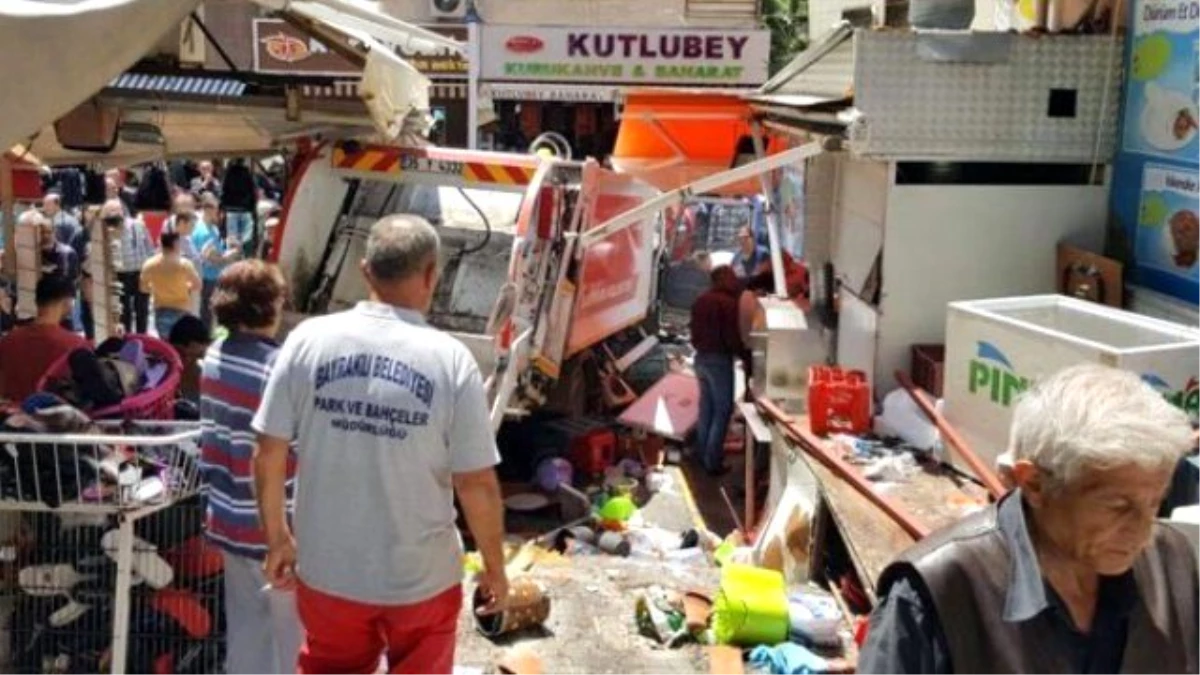 Freni Boşalan Çöp Kamyonu 900 Metre Yokuş Aşağı Sürüklendi