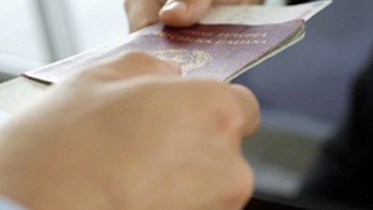 Hollanda\'da Parmak İzi Vermeyenlere Pasaport Yok