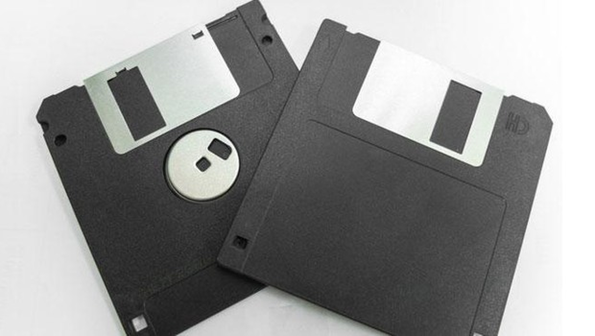 ABD\'nin Nükleer Silah Sistemleri Disketlerle Çalışıyor