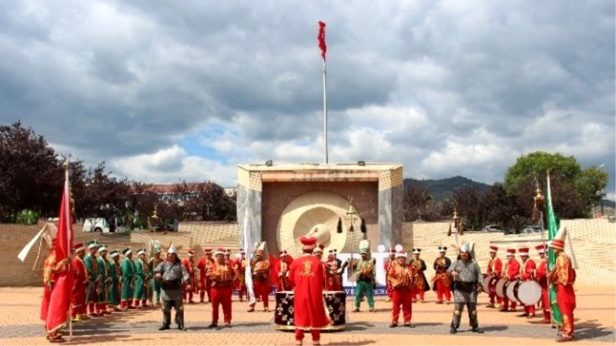 Adü\'de Fatih ve Medeniyet Konferansı Düzelendi