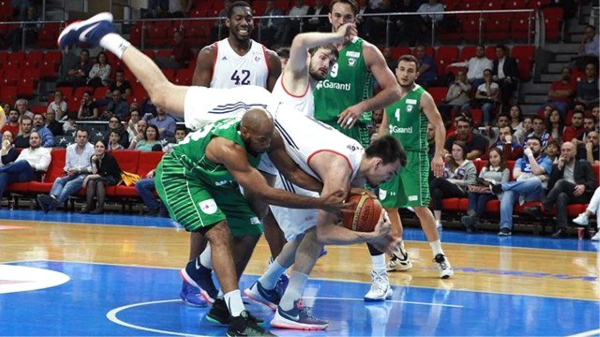 Anadolu Efes, Darüşşafaka Doğuş\'u 88-73 Mağlup Etti