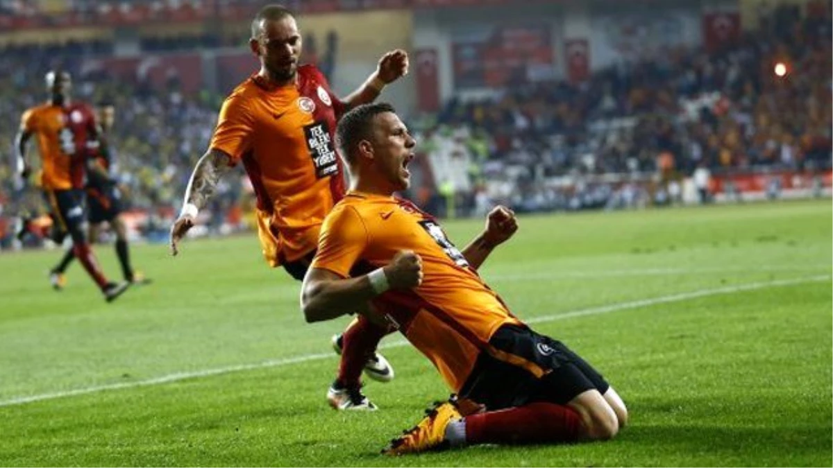 Galatasaray, UEFA\'ya Olan 1 Yıllık Men Borcunu Ödedi